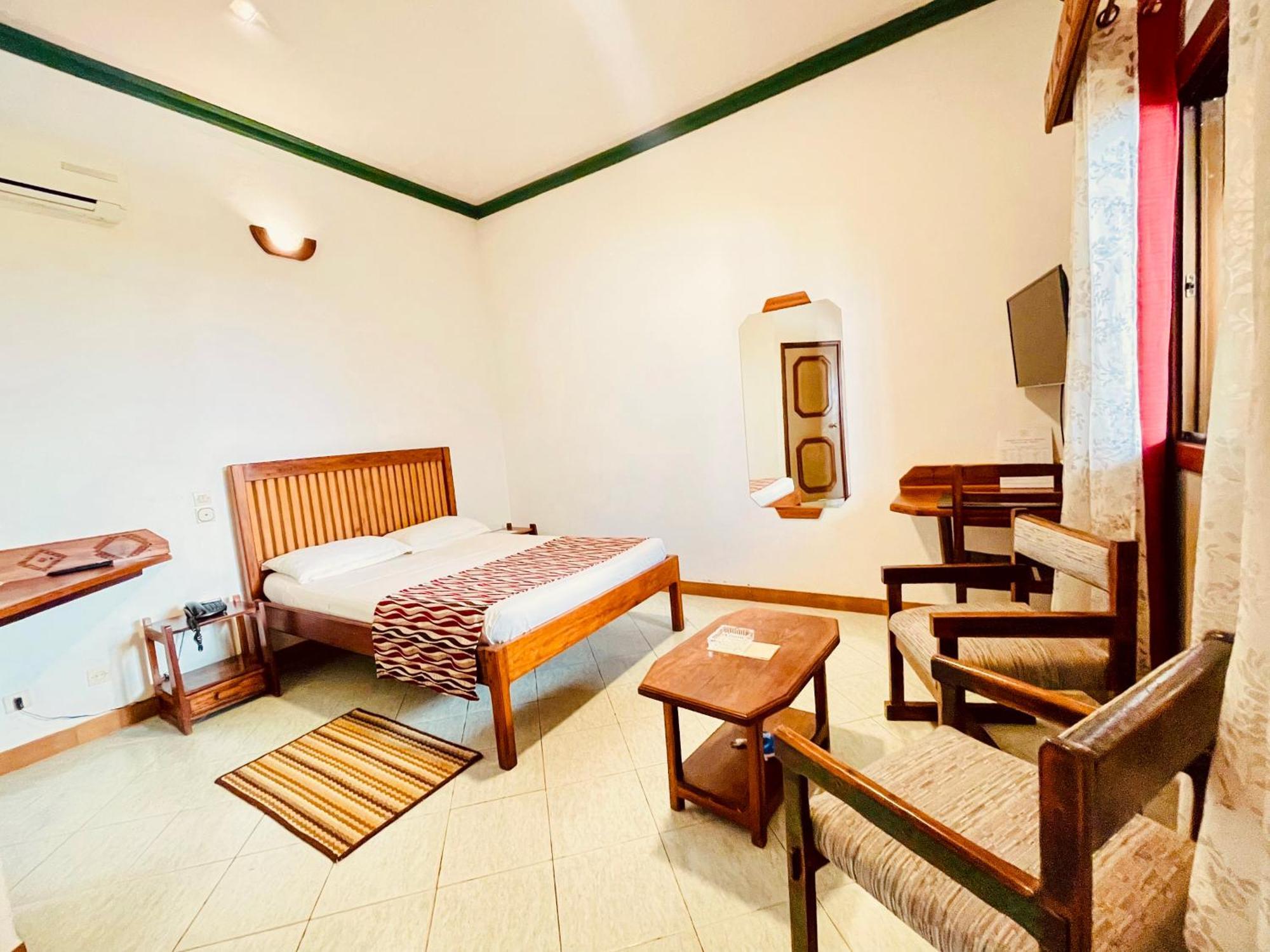 Le Nouvel Eden Hotel Toliara Kültér fotó